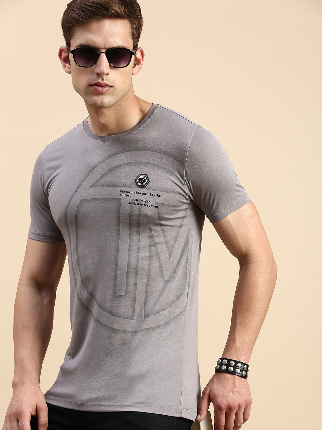 SHOWOFF Graphic Printed Slim Fit T-shirt