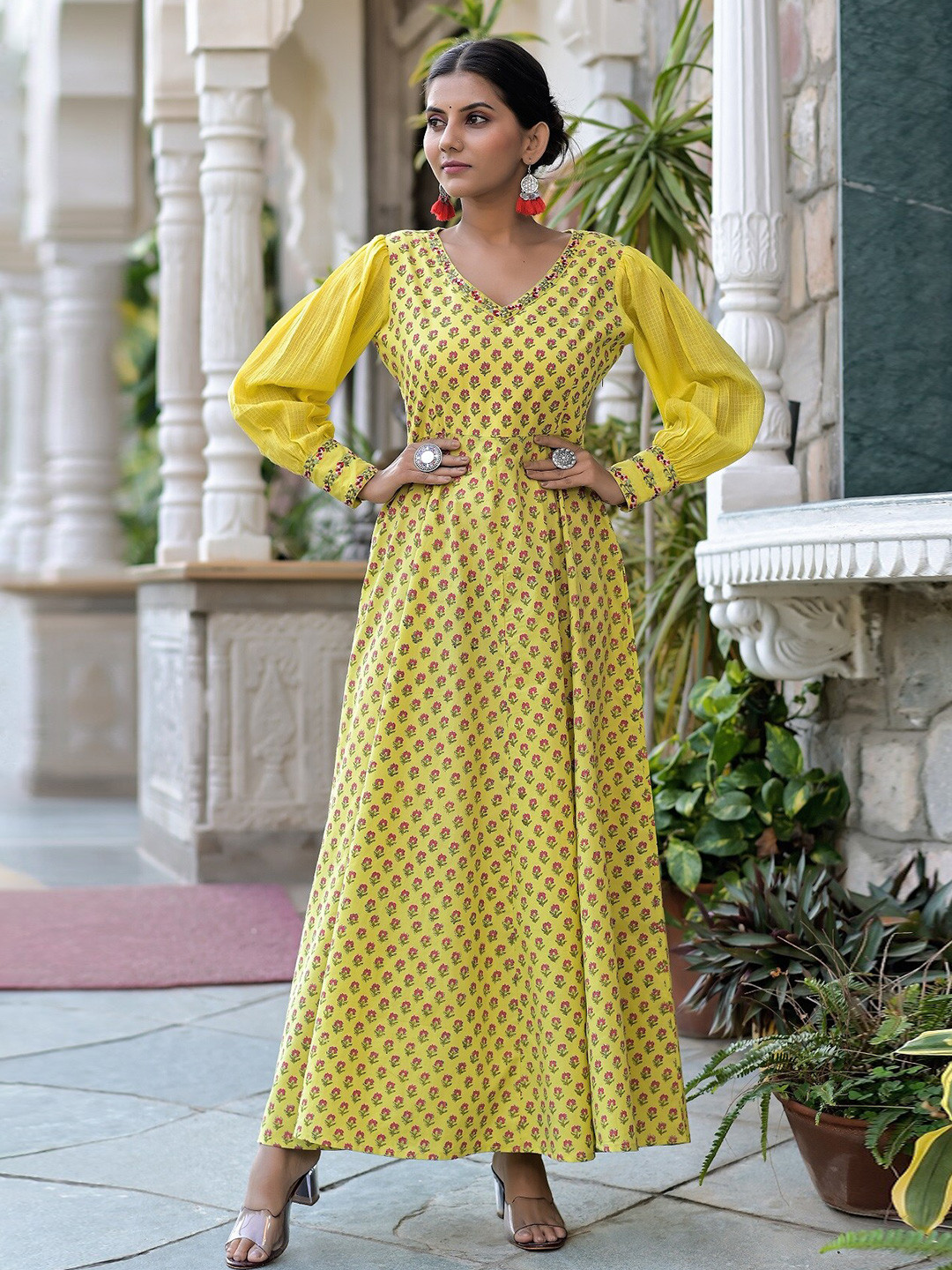 Hatheli Green Floral Print Bell Sleeve Maxi Dress