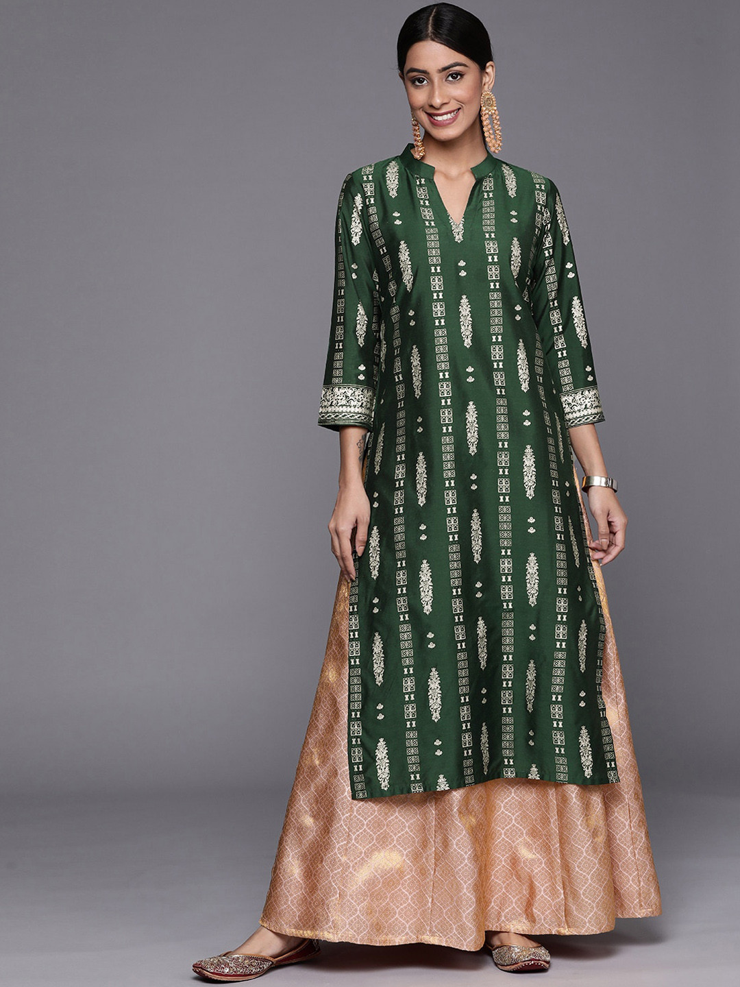 Libas Green & Gold-Toned Mandarin Collar Ethnic Motifs Printed Straight Silk Kurta