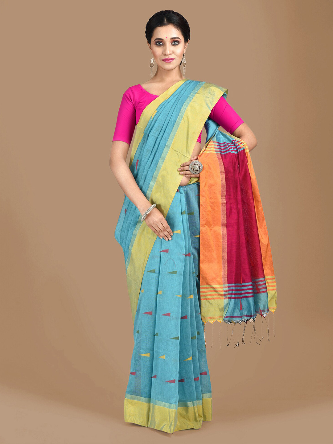 SAJASAJO Woven Design Handloom Saree