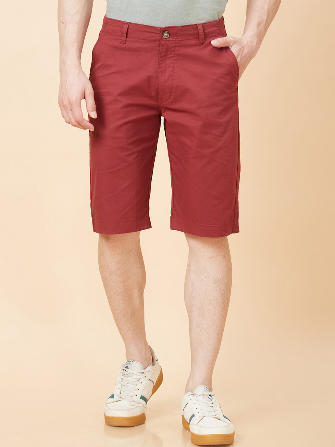 Globus Men Maroon Mid-Rise Chino Shorts
