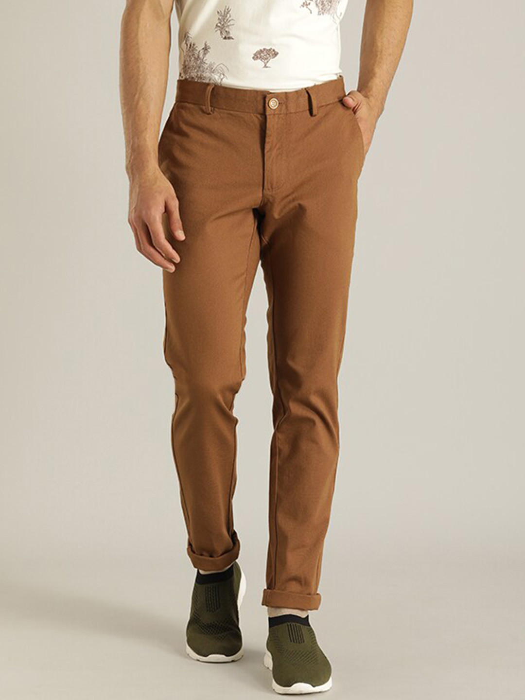 Indian Terrain Men Brooklyn Mid Rise Plain Pure Cotton Slim Fit Chinos Trousers