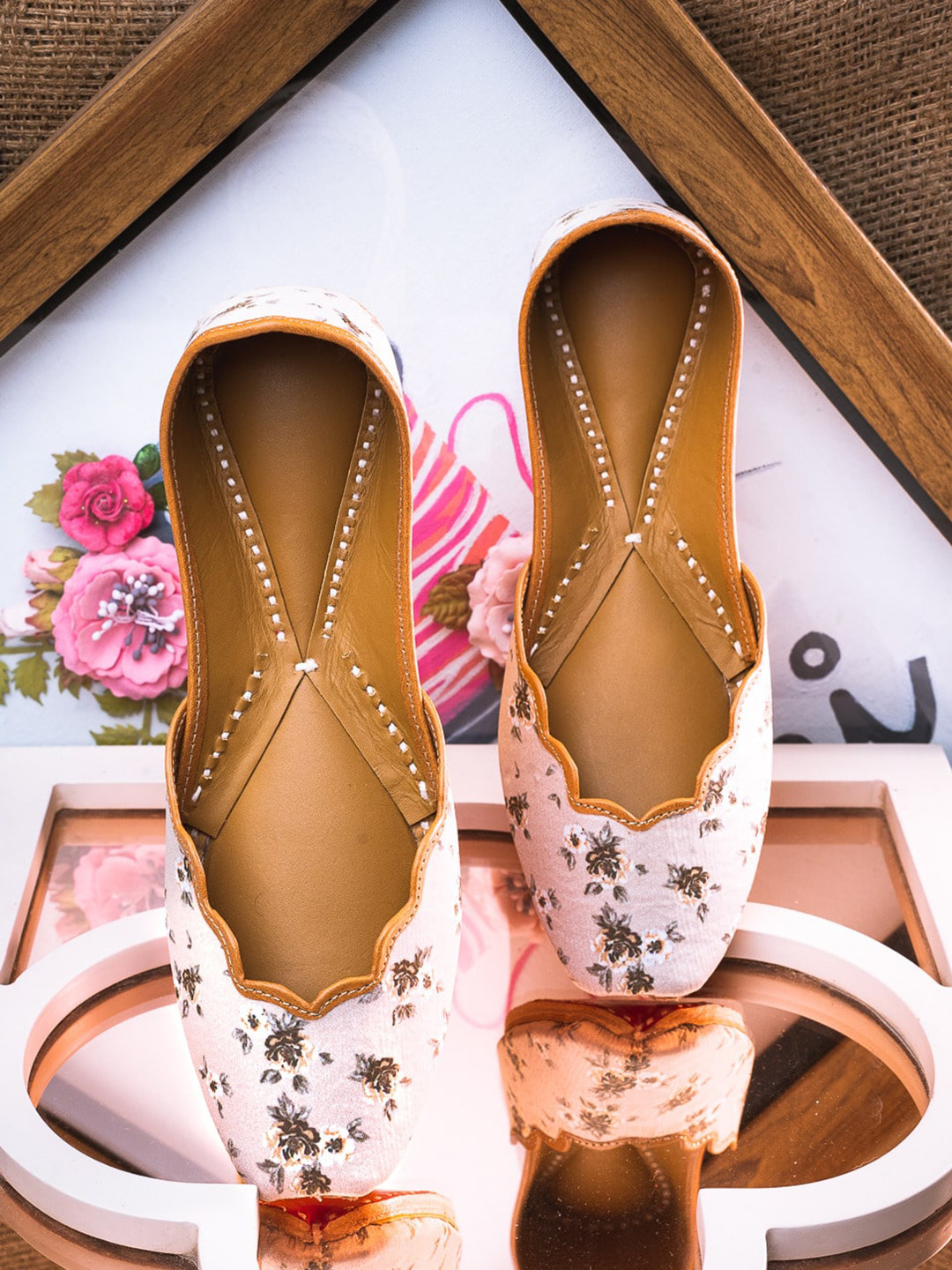 NR By Nidhi Rathi Women Floral Printed Fabric Mojaris