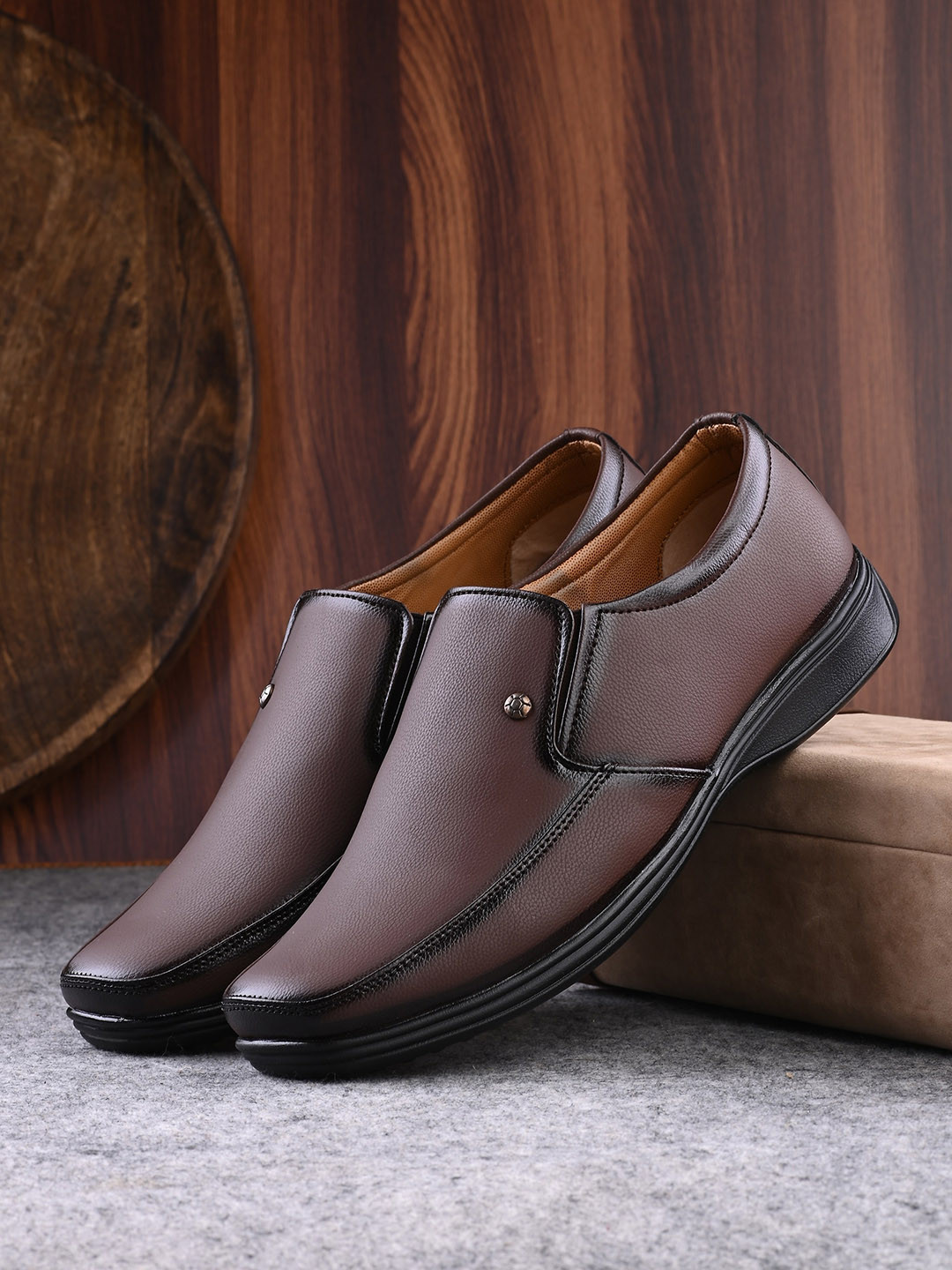 Provogue Men Round Toe Formal Slip-On Shoes