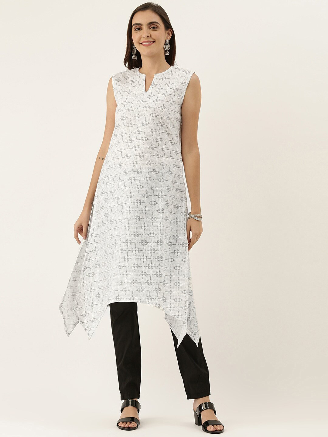 Ethnovog Ethnic Motifs Printed Notched Neck Asymmetric Kurta