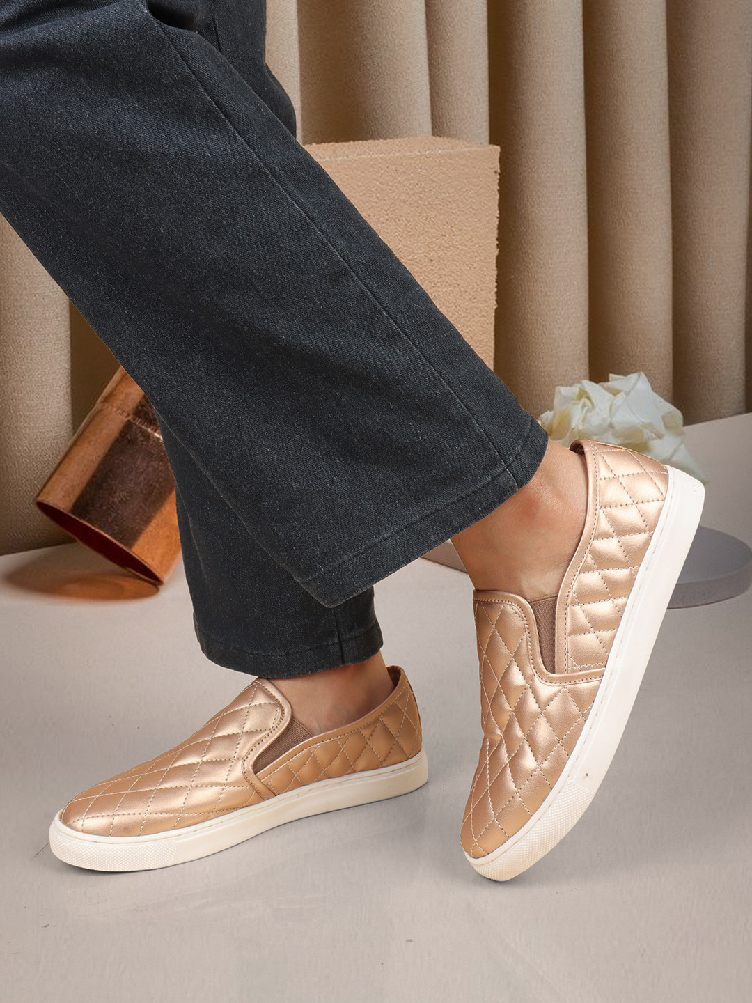 Carlton London sports Women Textured Lightweight Loafers