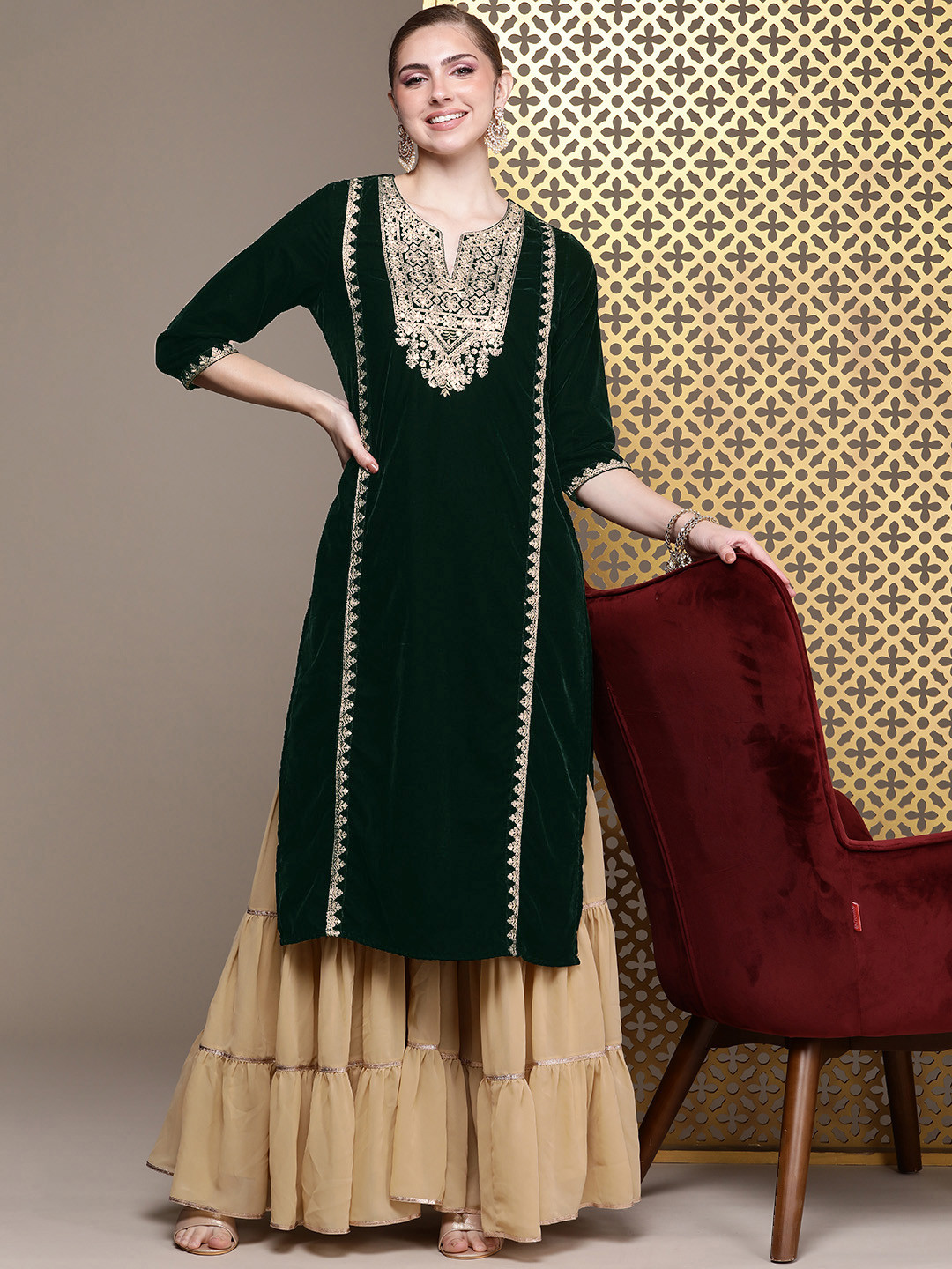 House of Pataudi Jashn Embroidered Velvet Kurta