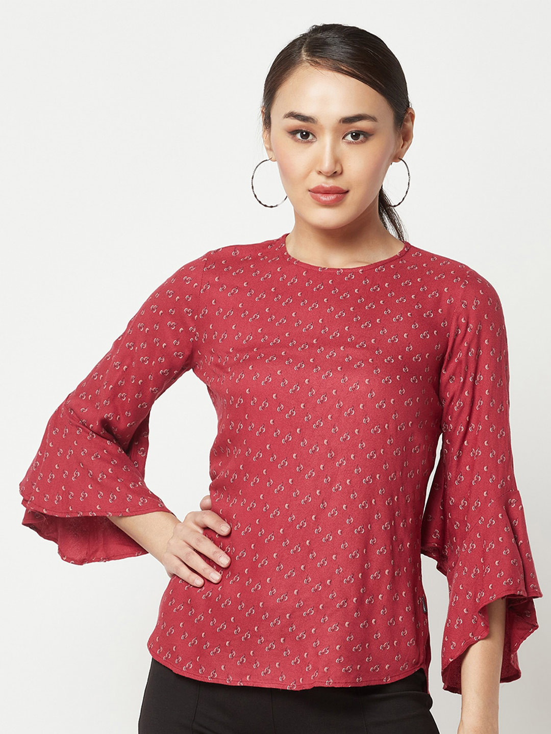 Crimsoune Club Conversational Printed Bell Sleeves Top