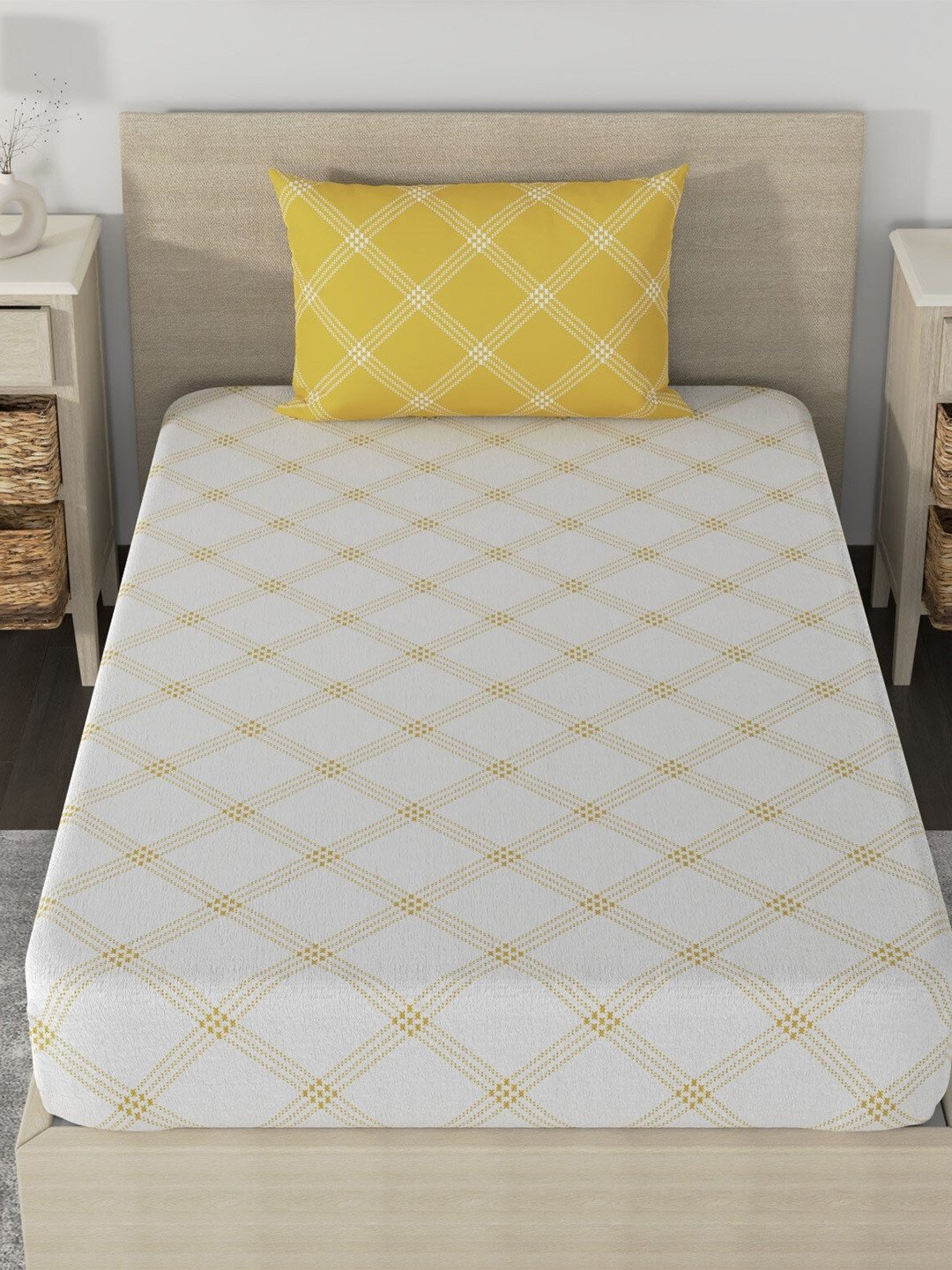 Huesland Aspire White Checked Cotton 186 TC Single Bedsheet with a Pillow Cover-55 x 88 inches