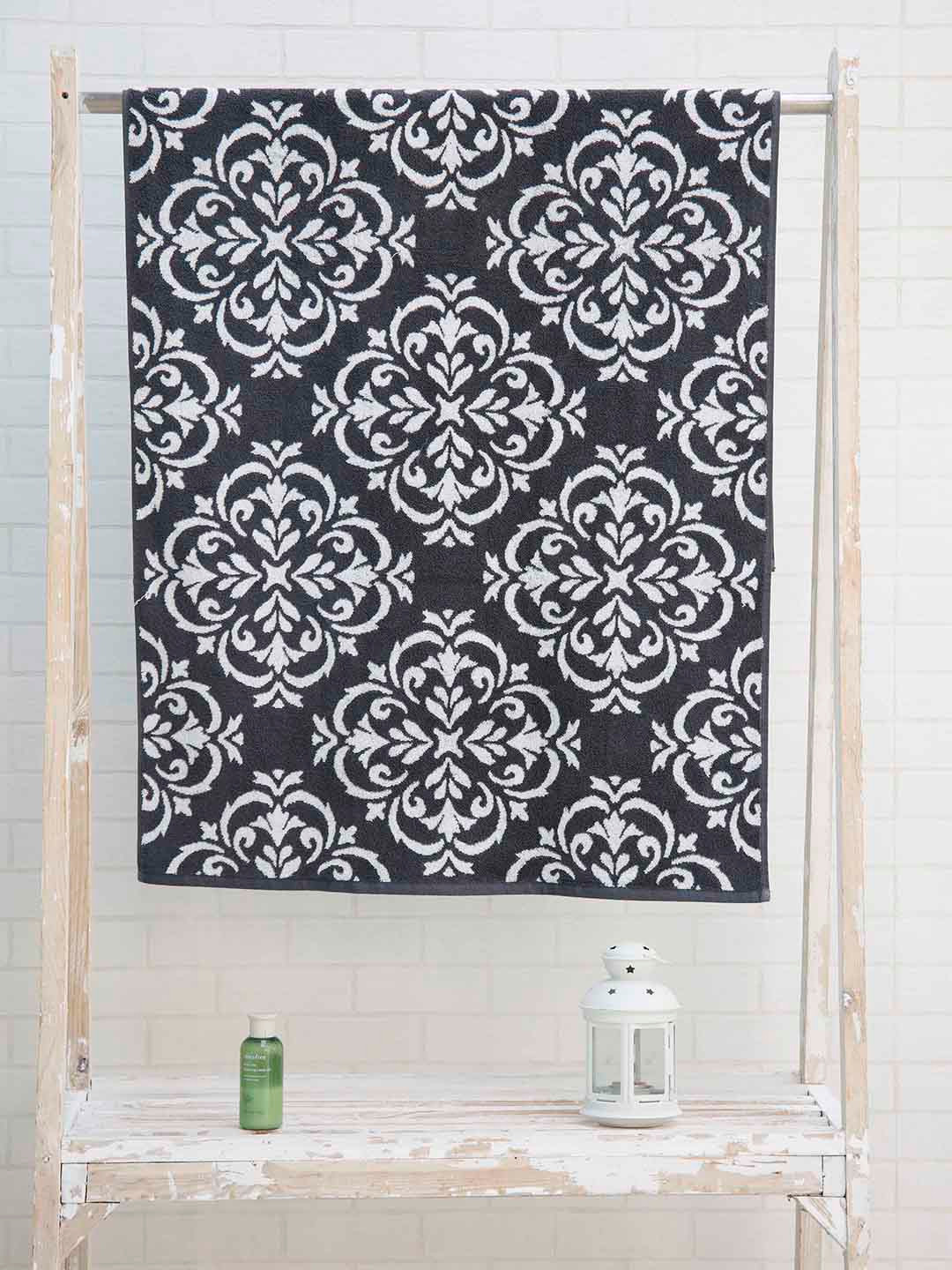 Ariana Black & White Printed 500 GSM Cotton Bath Towel