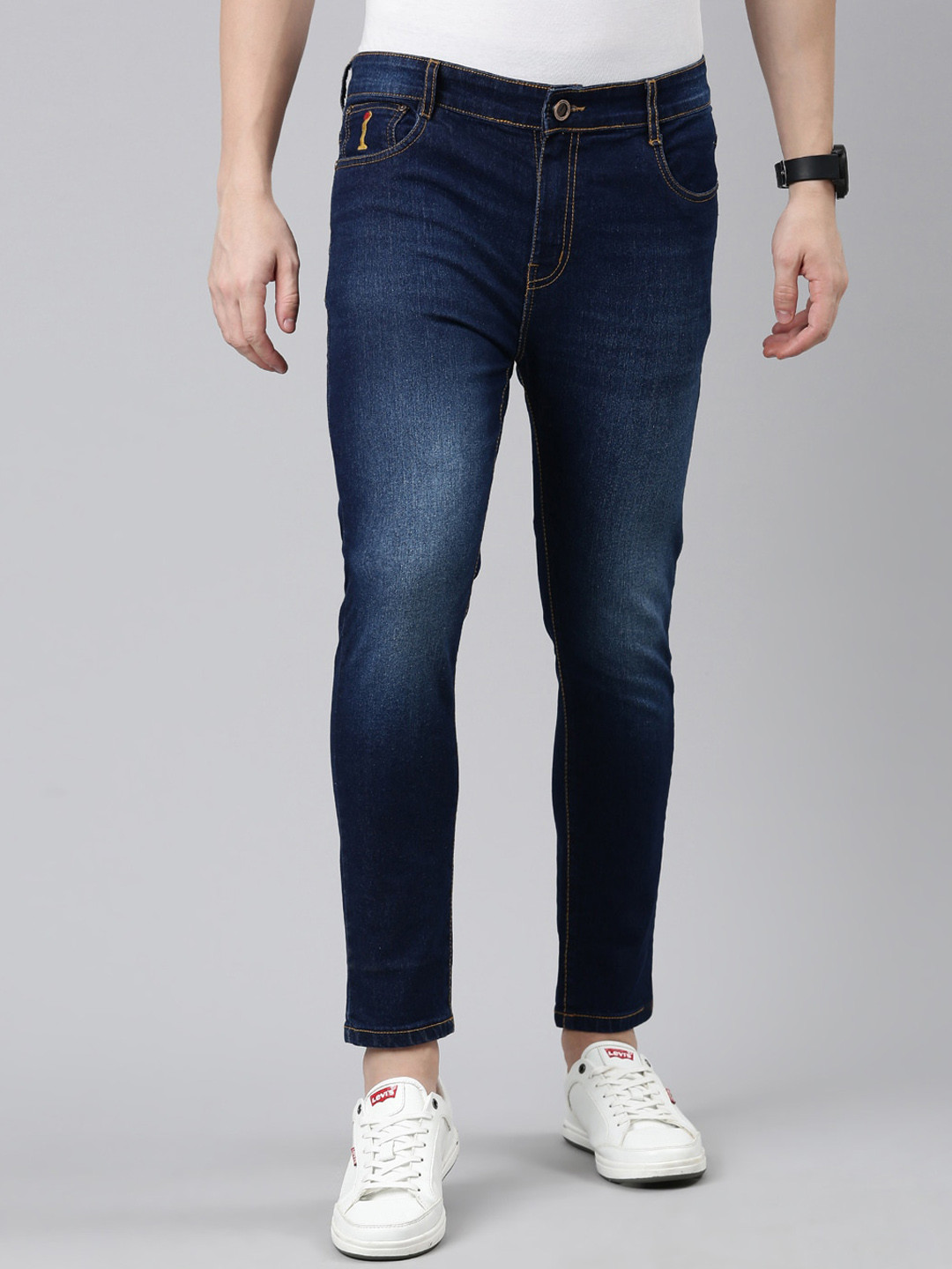 CINOCCI Men Slim Fit Mid-Rise Light Fade Clean Look Stretchable Jeans