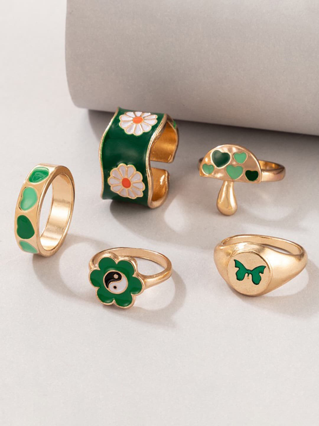 DressBerry Green Set Of 5 Gold-Plated Enamelled Finger Rings