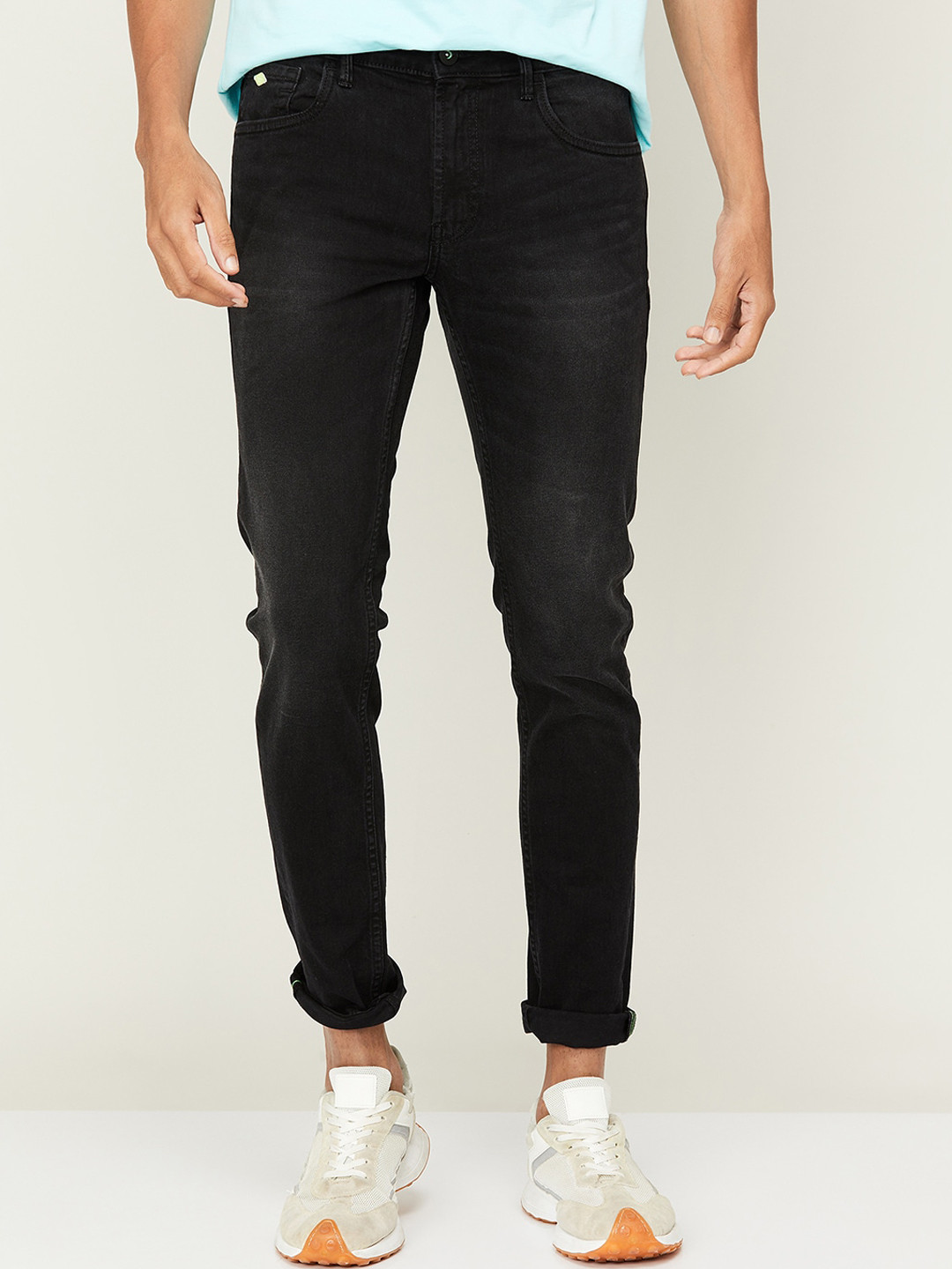 Bossini Men Mid Rise Light Fade Stretchable Jeans
