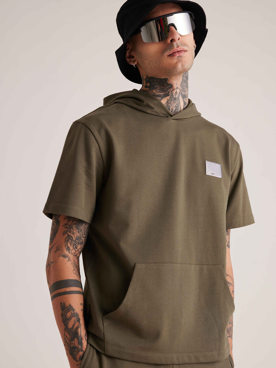 Muvazo Hooded Applique T-shirt