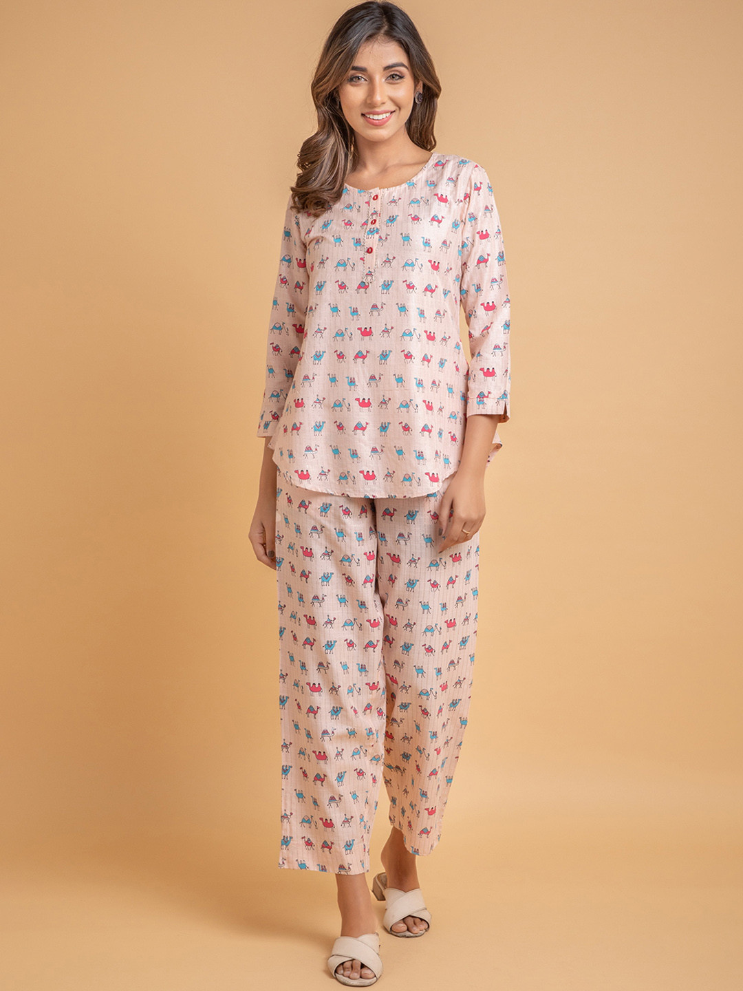 SUTI Conversational Printed Round Neck Top With Trouser