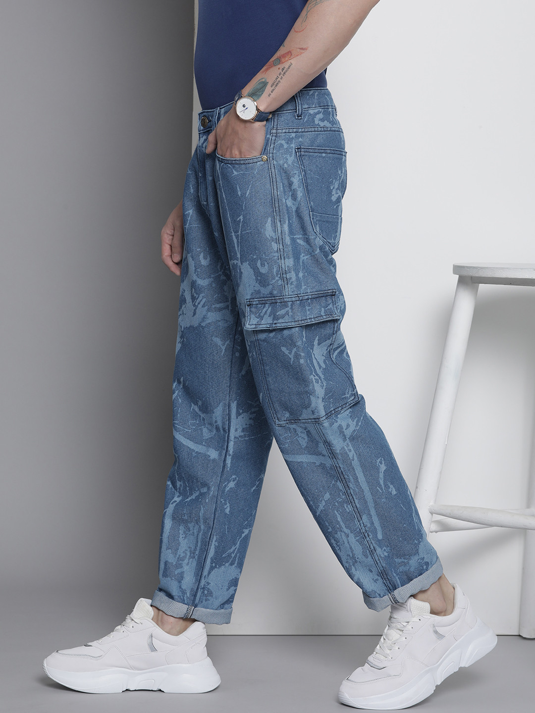 The Indian Garage Co Men Mid Rise Cotton Laser Print Cargo Slouchy Fit Jeans