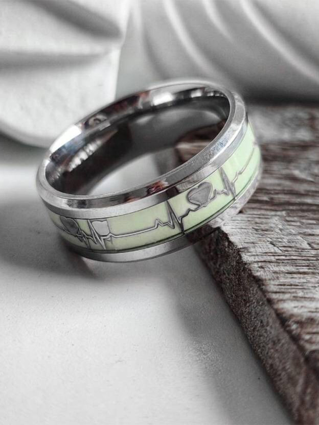 VIEN Silver-Plated Intricate Textured Finger Ring