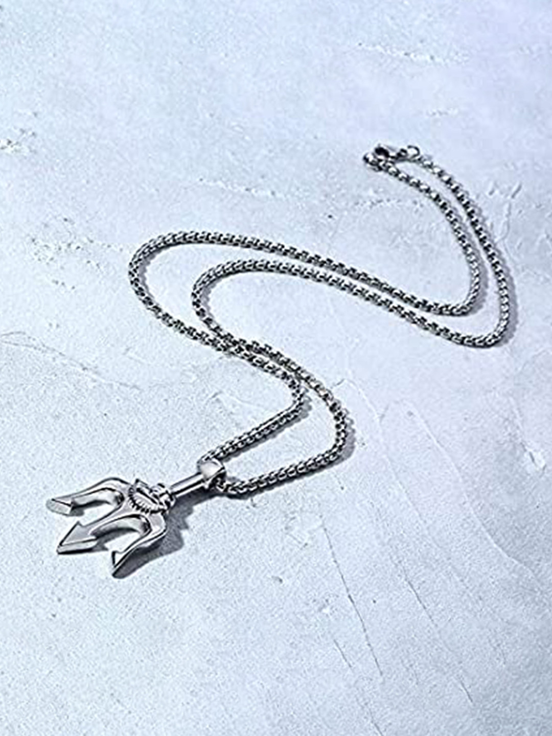 KARISHMA KREATIONS Silver-Plated Poseidon Pendant Chain
