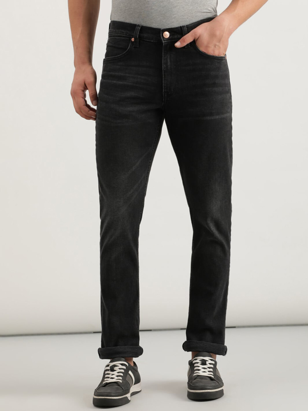 Lee Men Rodeo Mid-Rise Light Fade Clean Look Stretchable Cotton Jeans