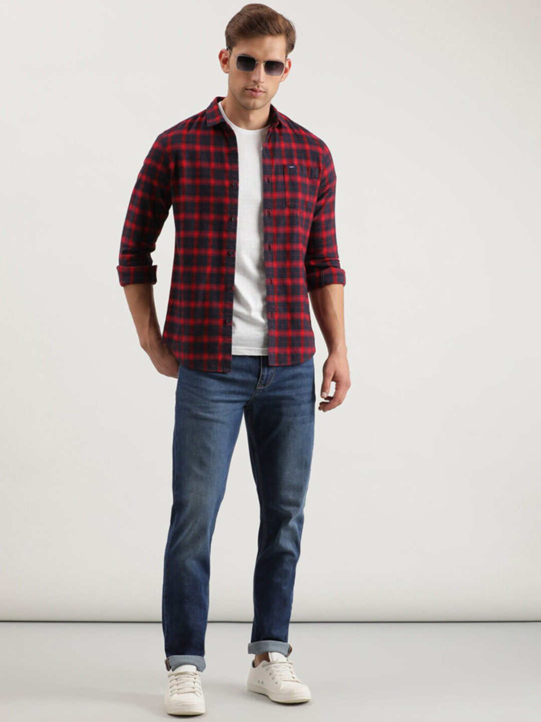 Lee Men Slim Fit Mid-Rise Light Fade Clean Look Stretchable Cotton Jeans