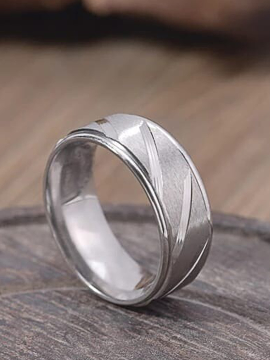 VIEN Silver-Plated Band Finger Ring