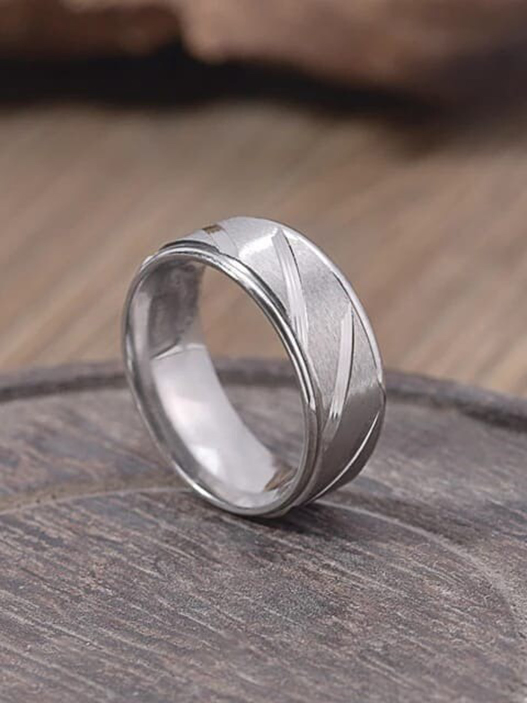 VIEN Silver-Plated Stripes Designed Stainless Steel Finger Ring