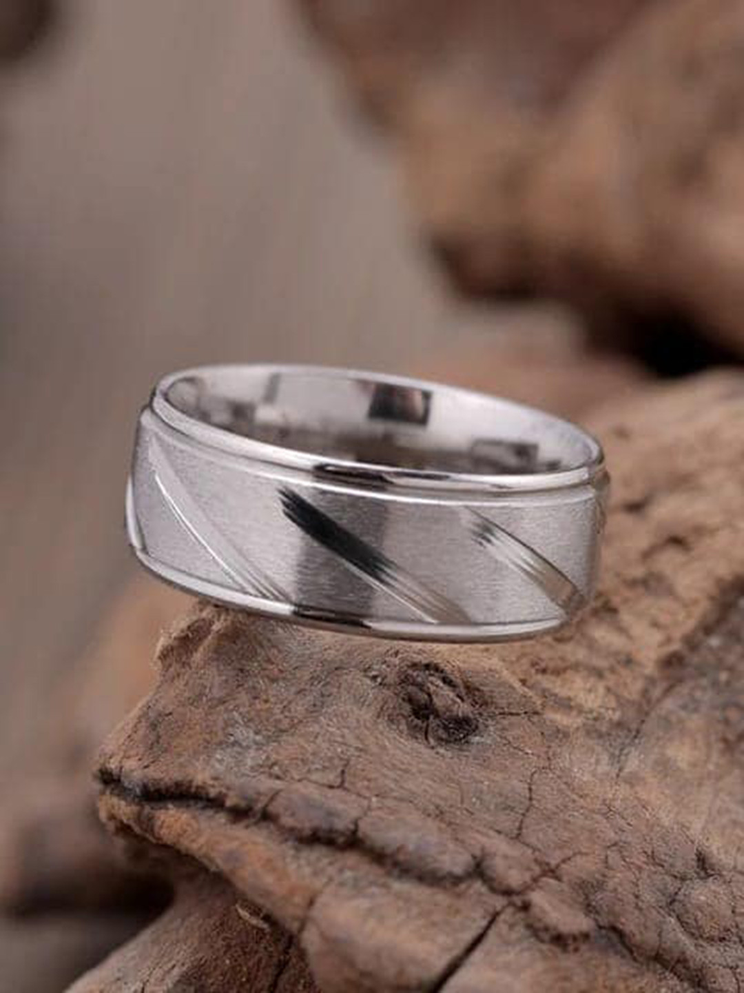 VIEN Silver-Plated Stripes Designed Stainless Steel Finger Ring