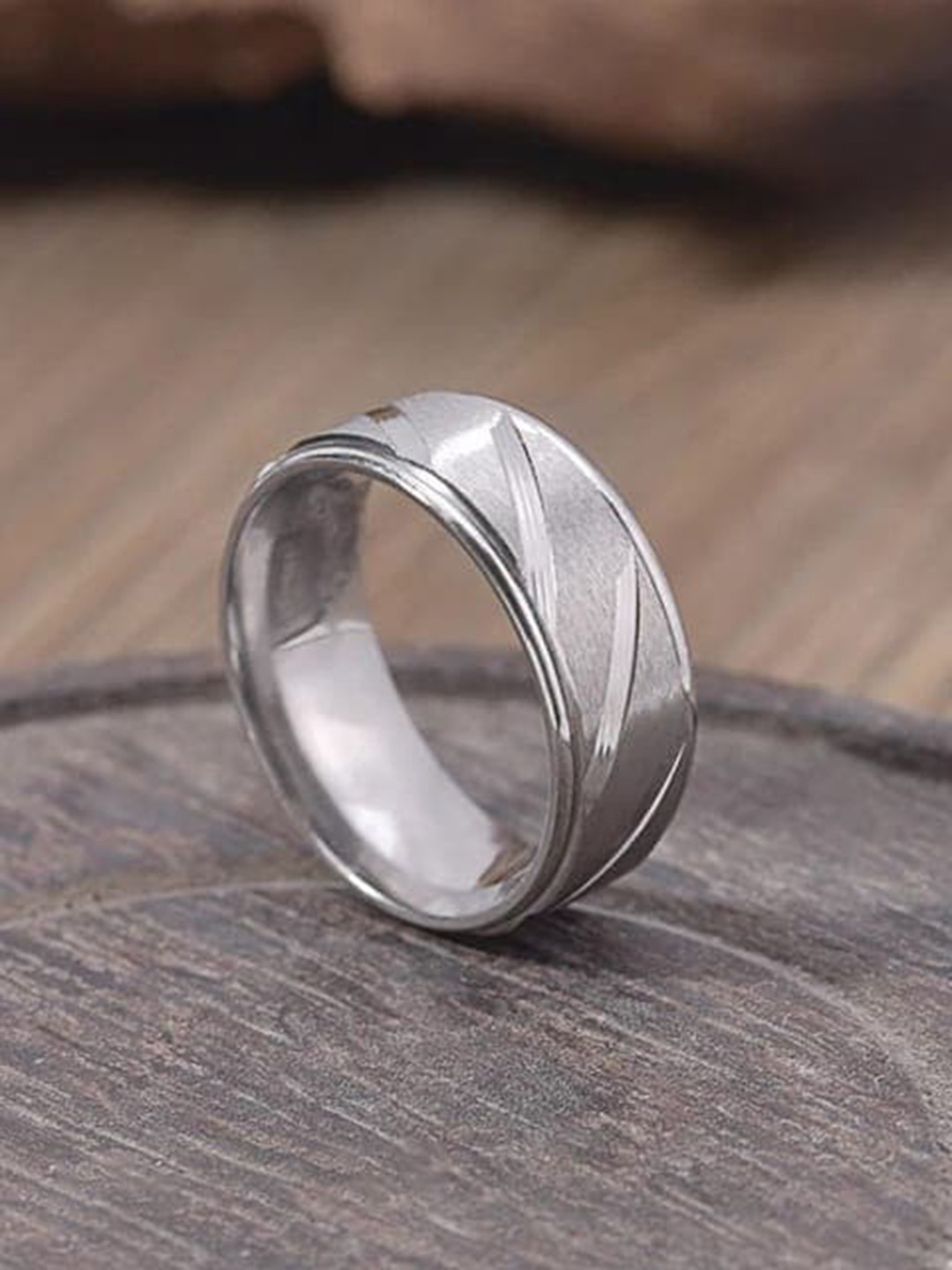 VIEN Silver-Plated Stripes Designed Stainless Steel Finger Ring