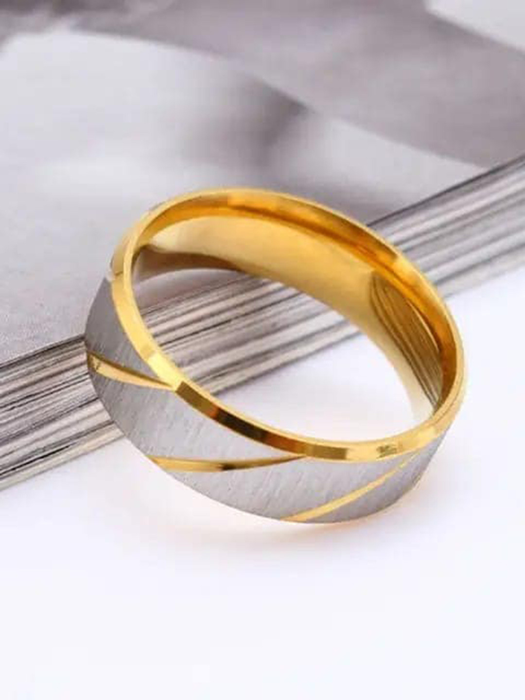 VIEN Gold-Plated Striped Detail Finger Ring