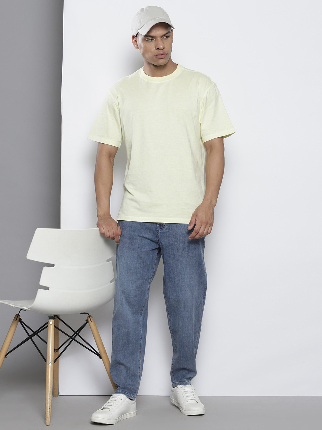 SEMIR Men Light Fade Embroidered Jeans