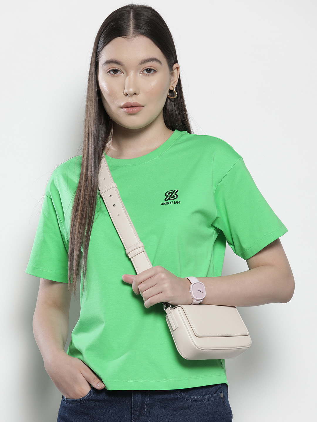 SEMIR Women Applique Detail Drop-Shoulder Sleeves Slim Fit T-shirt