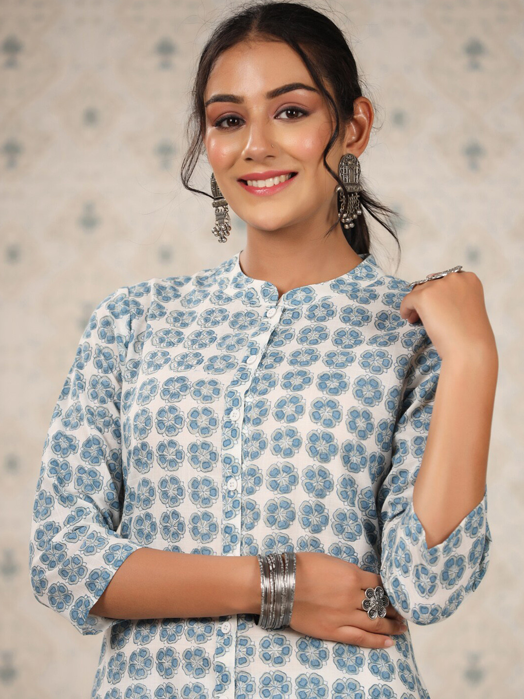 Ode by House of Pataudi Floral Printed Mandarin Collar Cotton A-Line Kurta With Front Slit