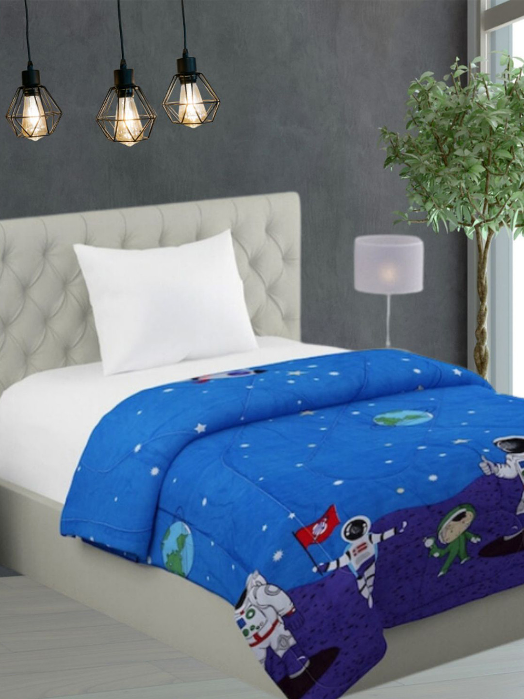 Bajo's Blue & White AC Room 210 GSM Single Bed Comforter