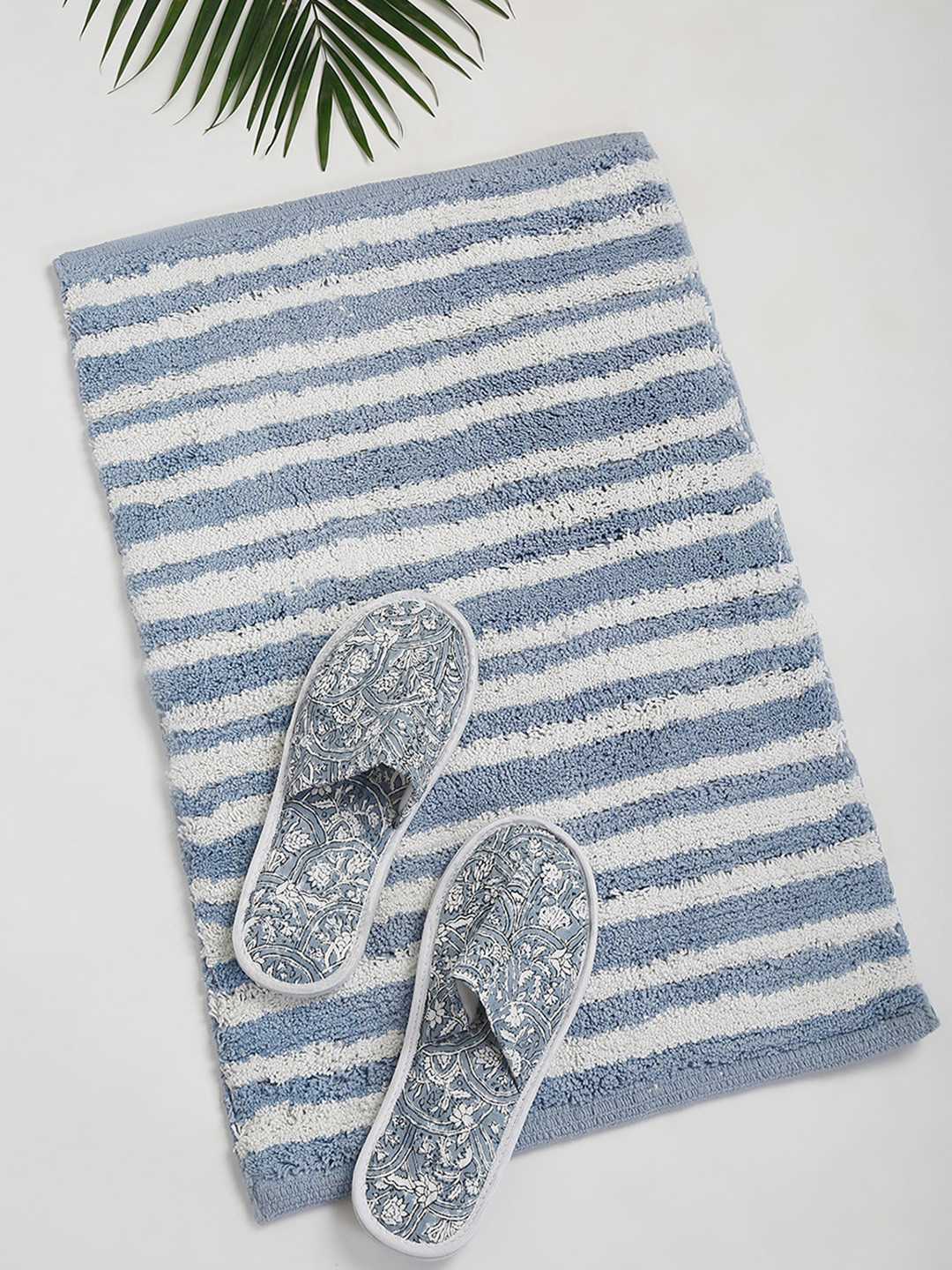 Fabindia Blue & White Self-Design Rectangular Pranay Cotton Bathmat