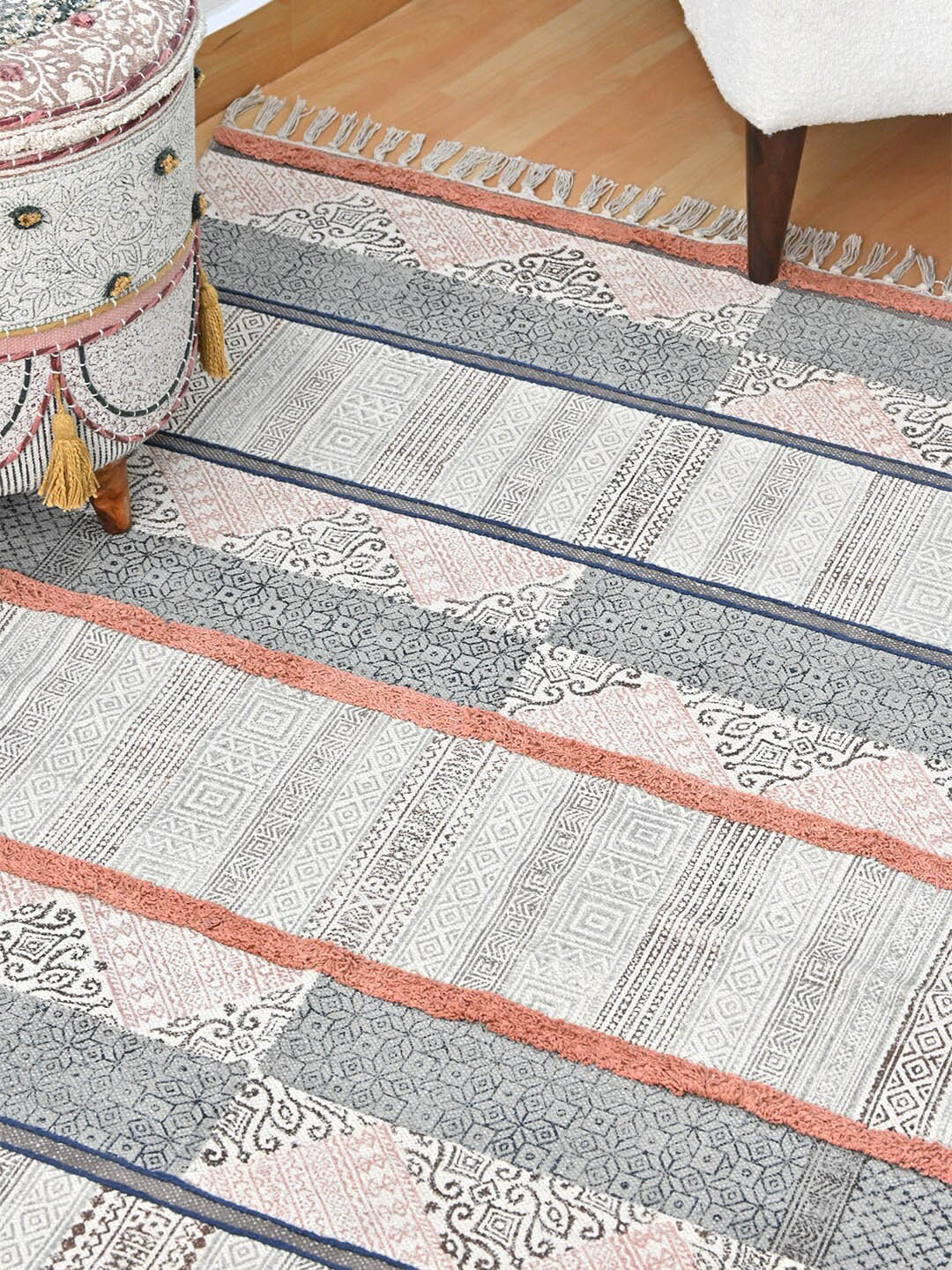 Art Avenue Abstract Printed Handmade Tasseled Carpet
