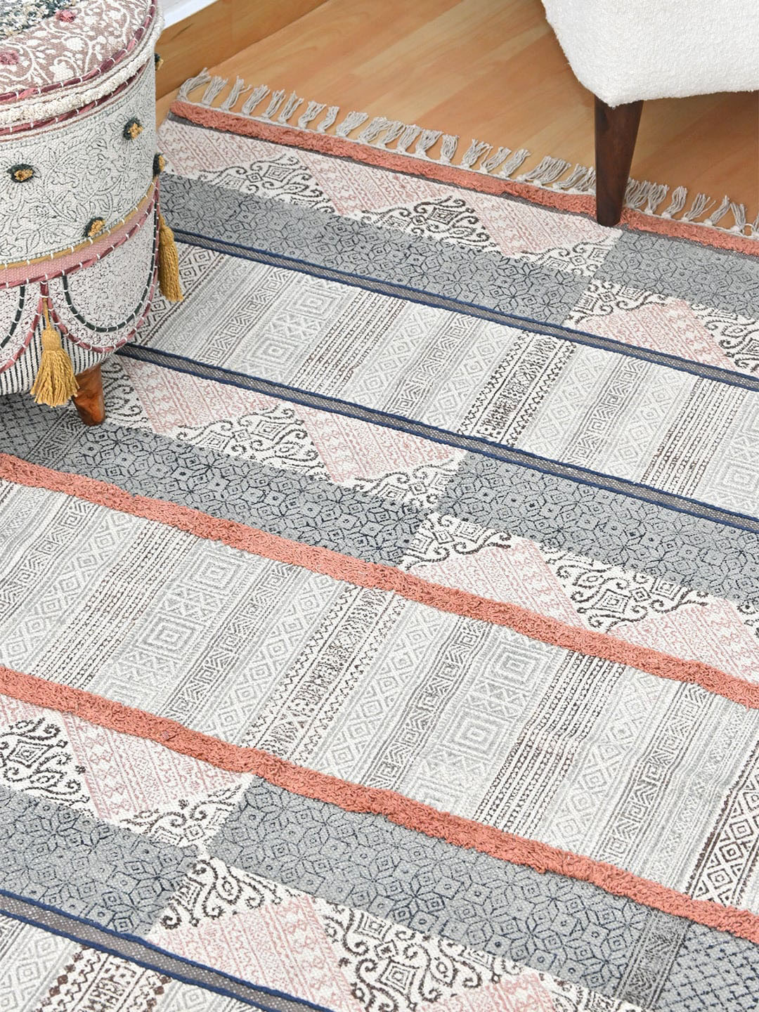 Art Avenue Grey Woven Design Traditional Carpet