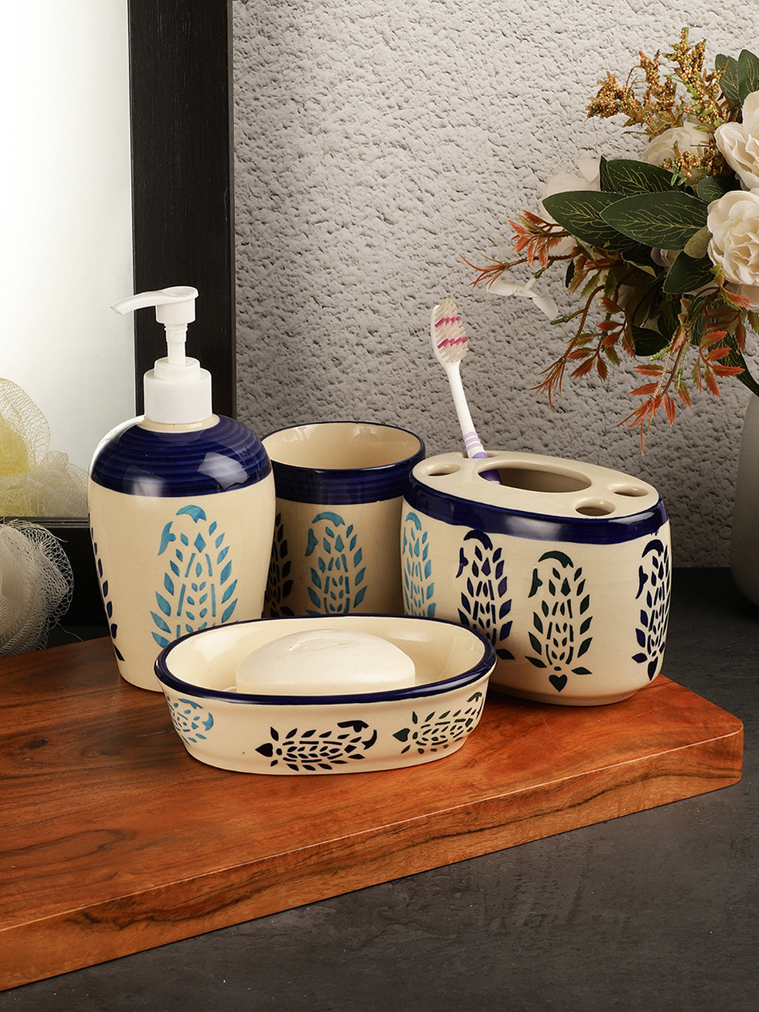 VarEesha Off-White & Blue 4 Pieces Paisley Ceramic Bathroom Accessories