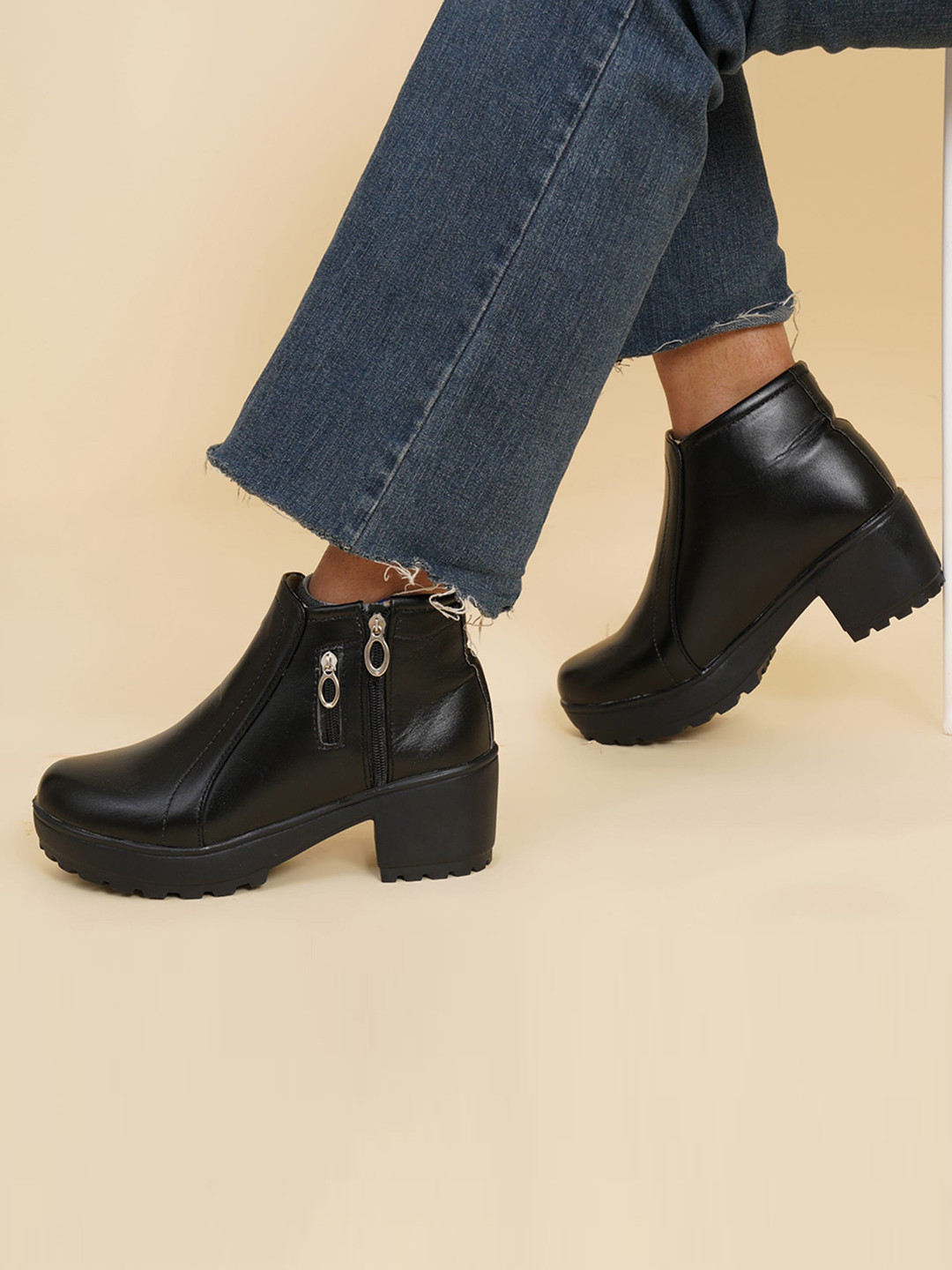 XE Looks Women Mid Top Platform Heel Regular Boots