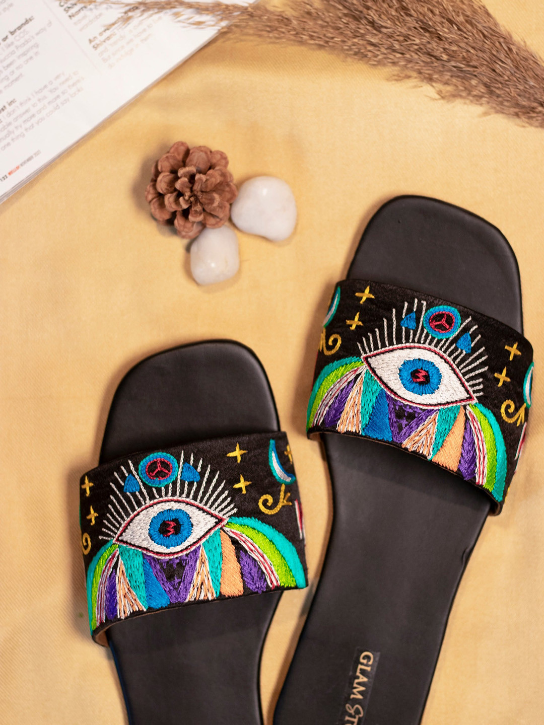 GLAM STORY Open Toe Flats