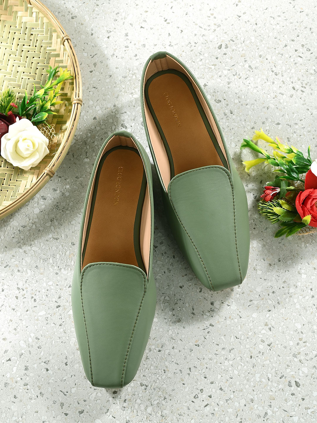 CLOG LONDON Square Toe Block Heel Pumps