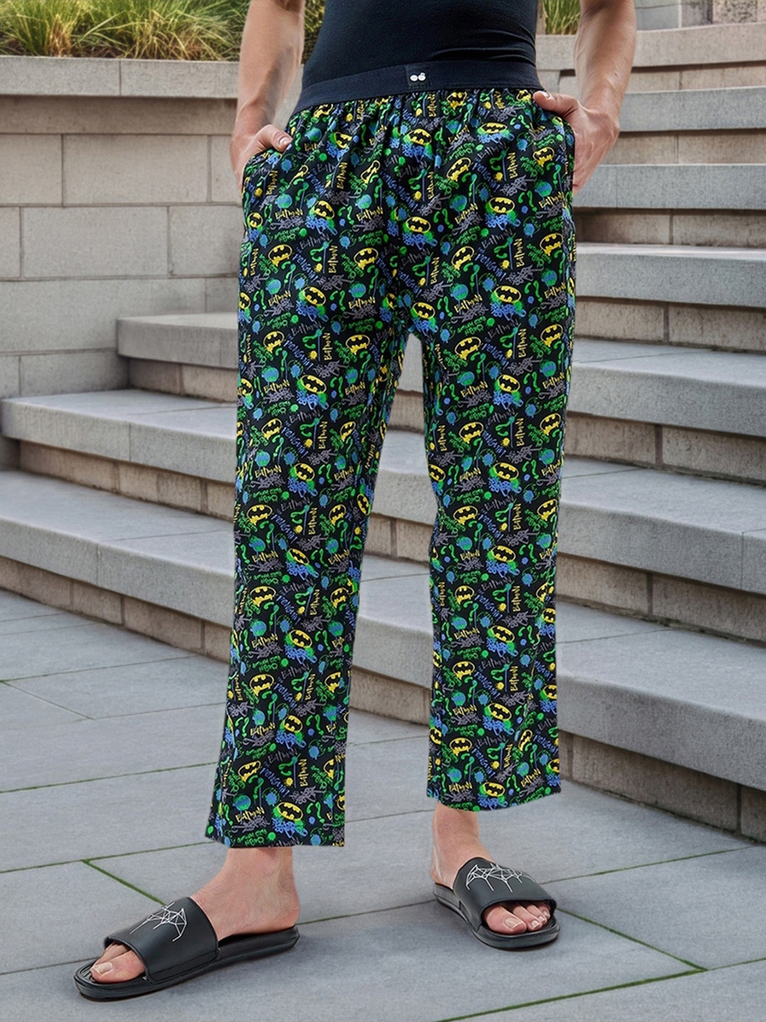 Bewakoof Men DC All Over Graphic Printed Pure Cotton Lounge Pants