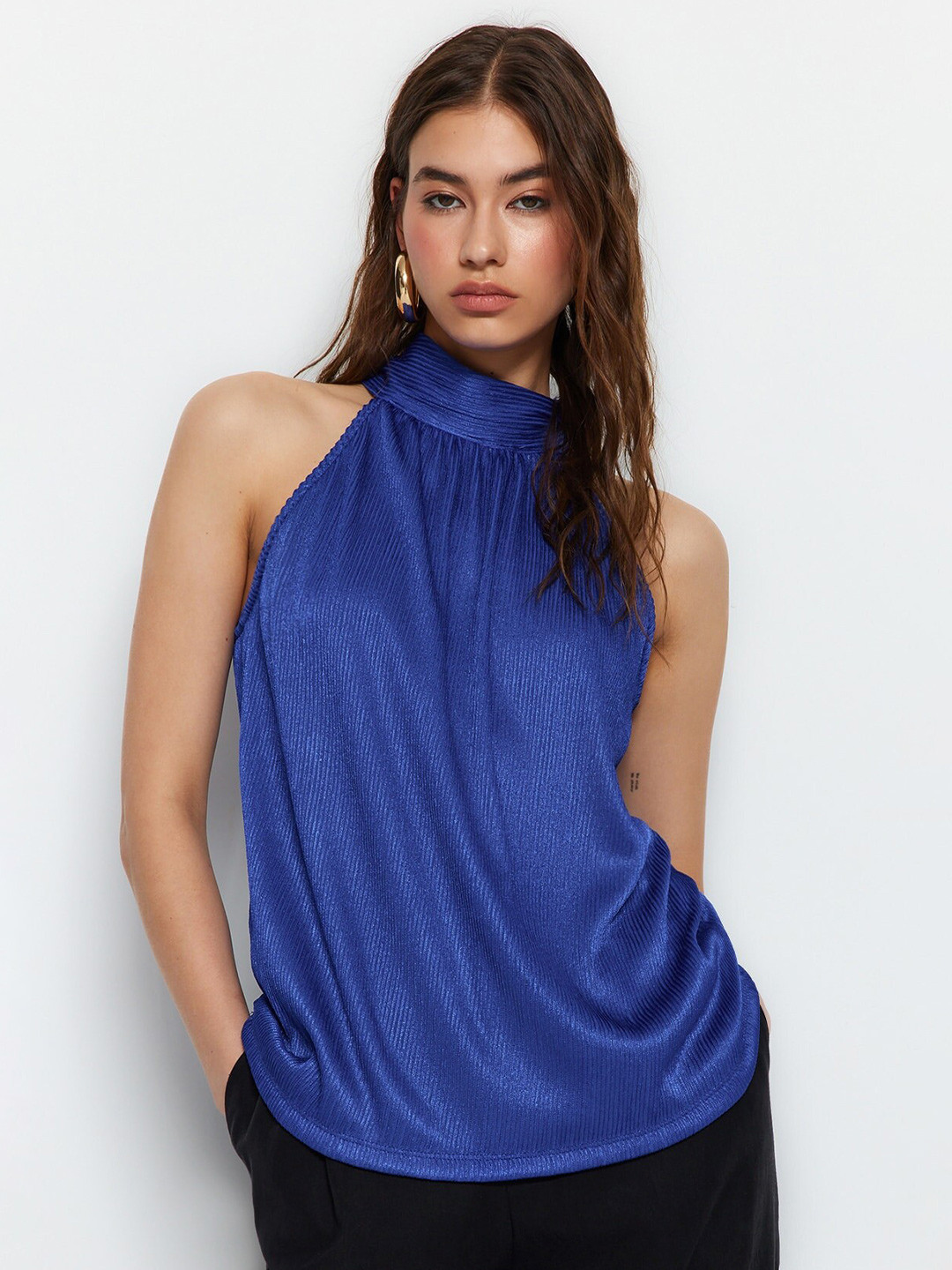 Trendyol High Neck Sleeveless Top