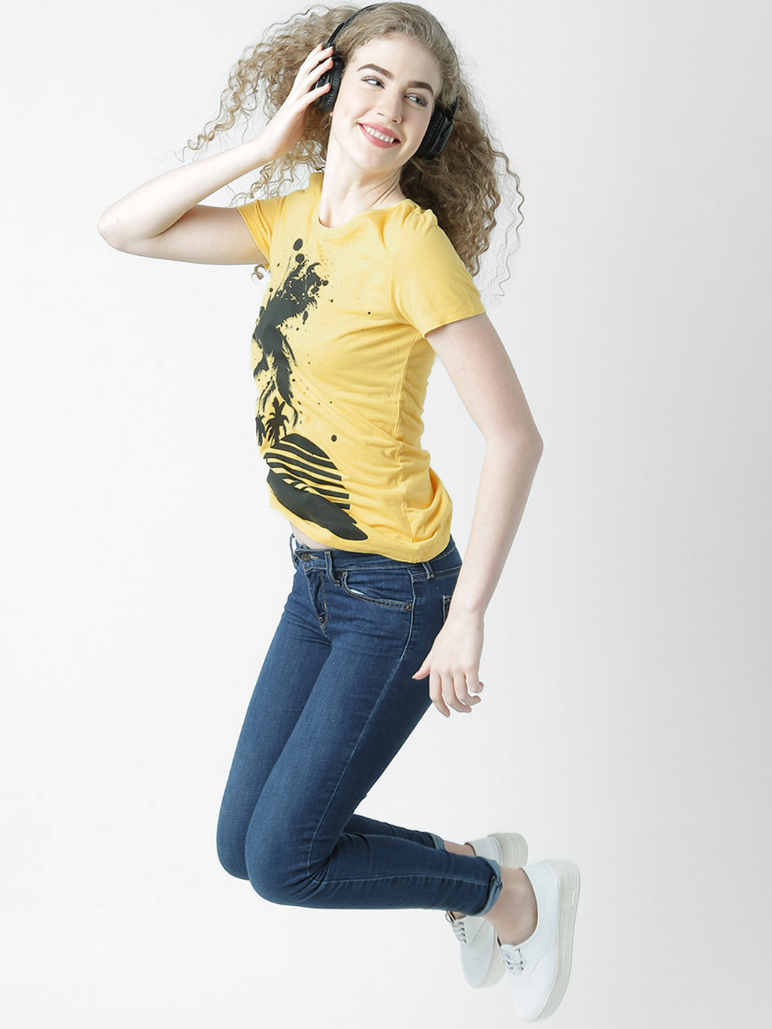 Huetrap Women Yellow Printed Round Neck T-shirt
