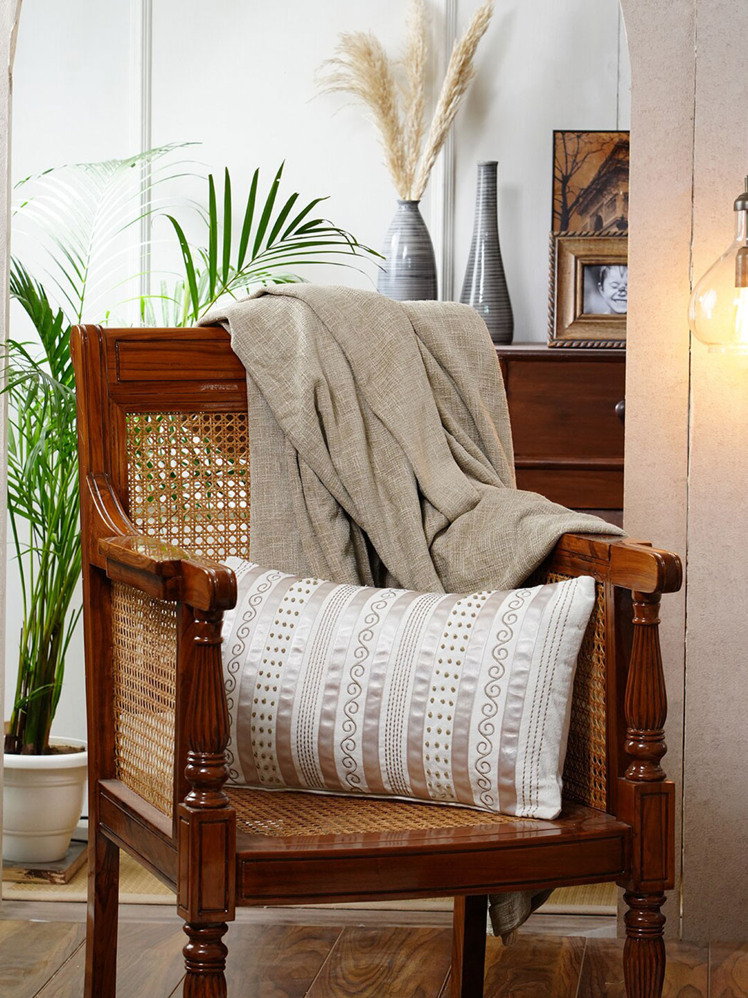 MASPAR Tranquil Essence Adornment Lacery White Embroidered Rectangle Cotton Cushion Cover