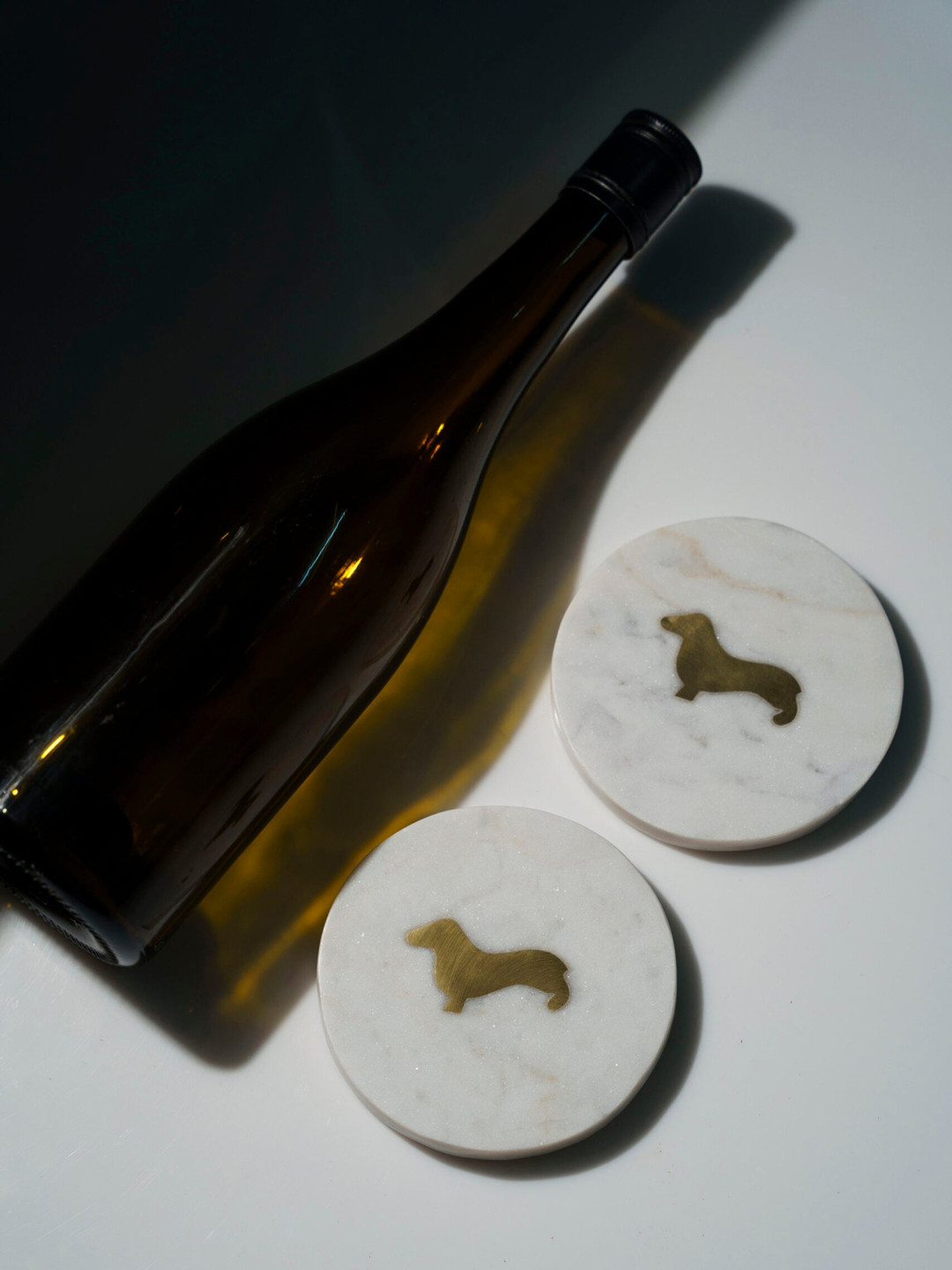 Folkstorys White & Gold Toned 2 Pieces Brass Inlays Circular-Shaped Marble Coasters