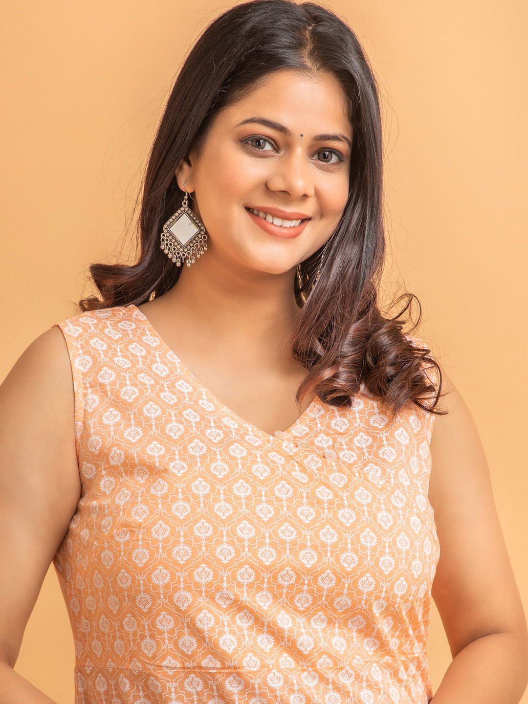 SUTI Floral Printed Sleeveless Cotton Kurta