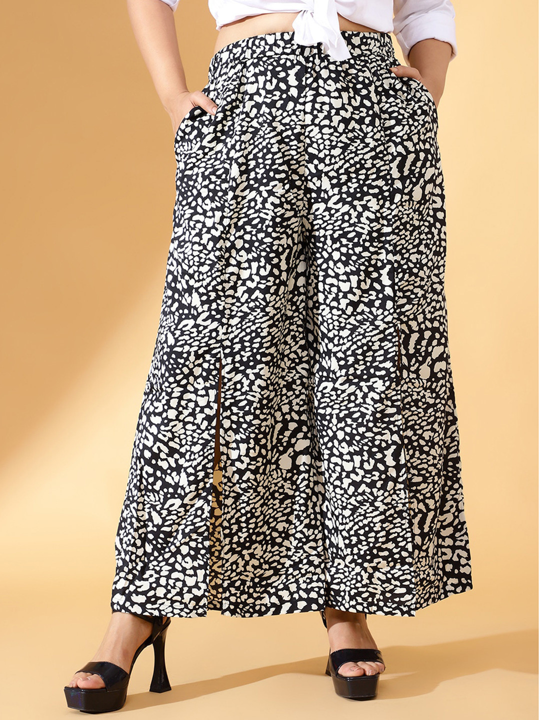 CURVE BY KASSUALLY Women Black & White Animal Printed Flared Parallel Trousers
