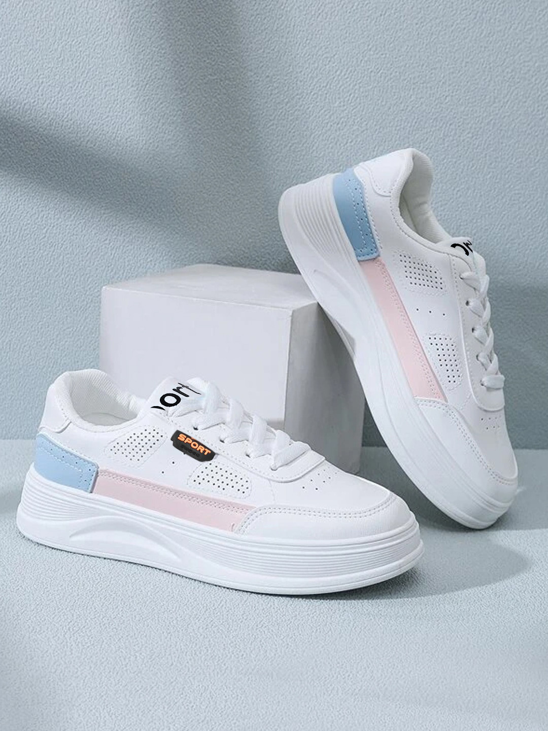 Shoetopia Girls White Colourblocked Lightweight Lace-Up Sneakers