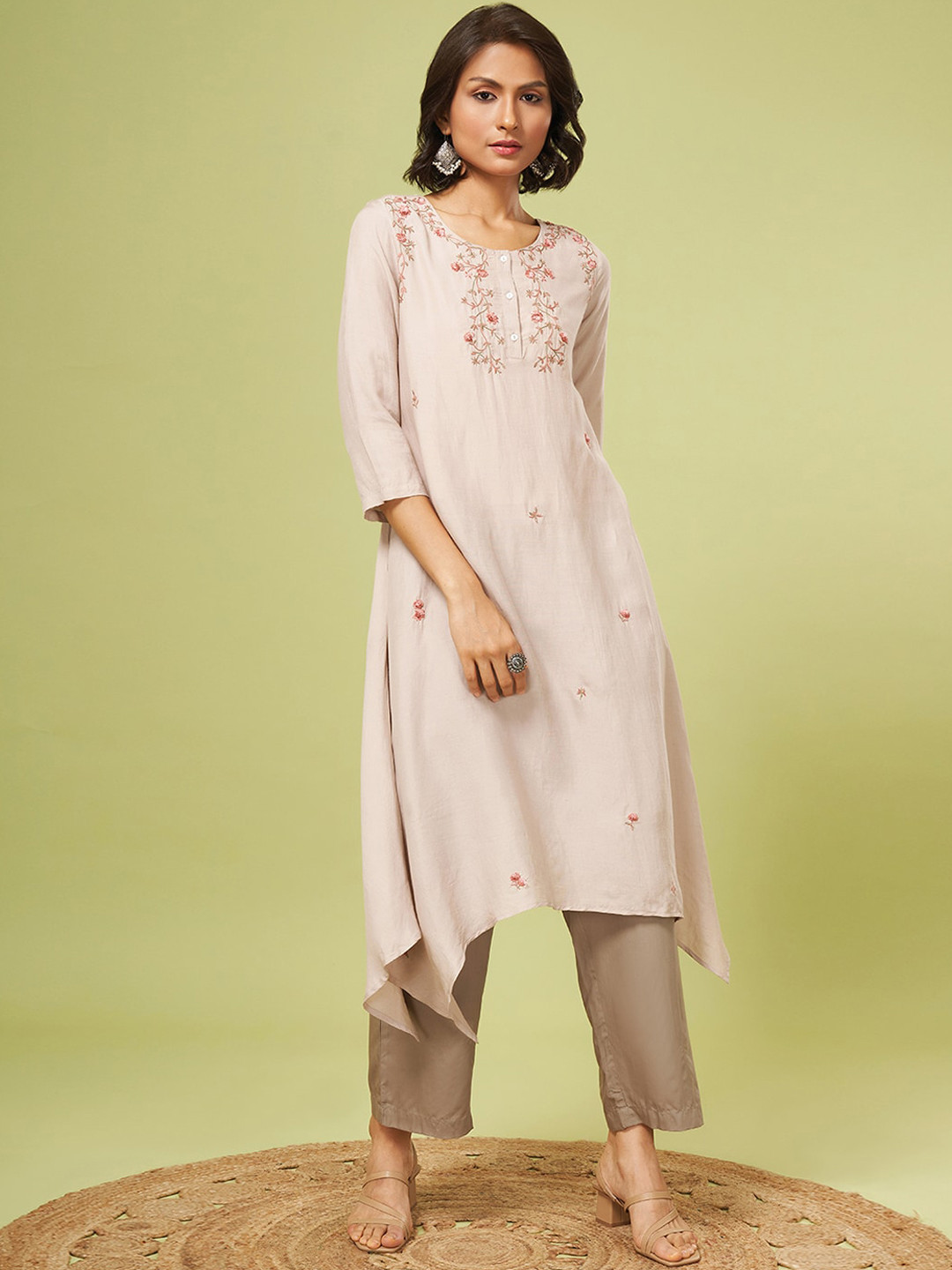 Marigold Lane Floral Thread Work Kurta