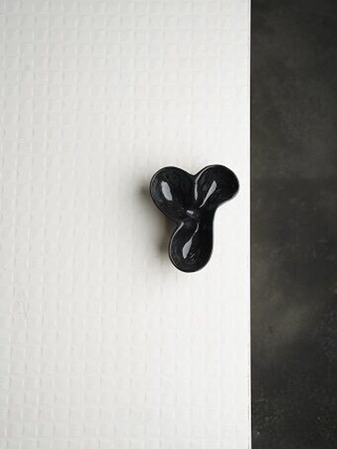 Folkstorys Black Metal Matrix Ontario Wardrobe Door Knob